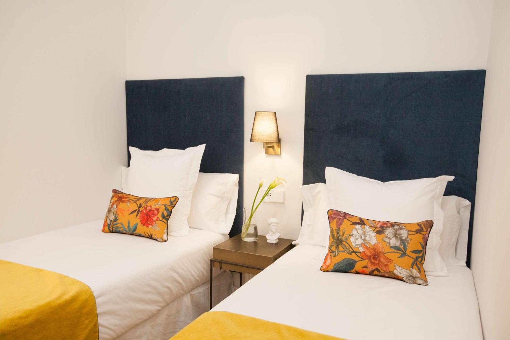 Isg Apartments Cedaceros 12 Севилья Экстерьер фото